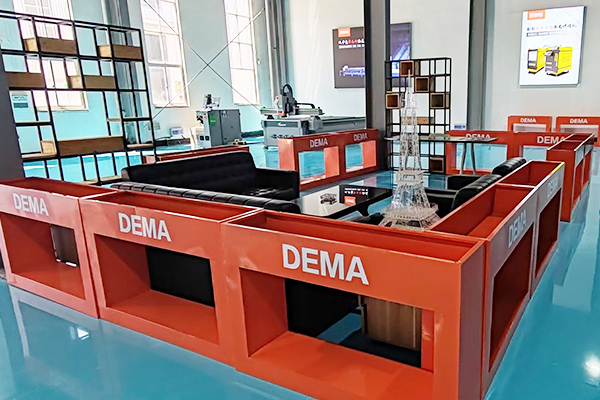 得馬展廳休息區