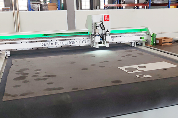 得馬裁切機臺面毛氈